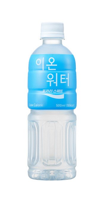 동아오츠카가 소외계층 여성들을 위해 제품을 기부했다. <동아오츠카 제공>